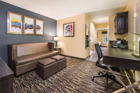 Best Western Bradbury Inn  Suites