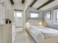 "Ylvie" - 150m from the Sea Hotels in Frorup
