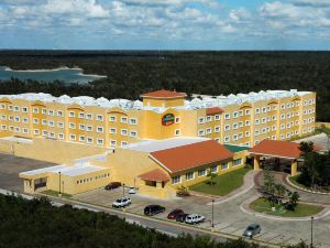 Courtyard Cancun Airport