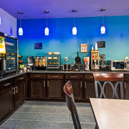 Best Western Plus Kenedy Inn