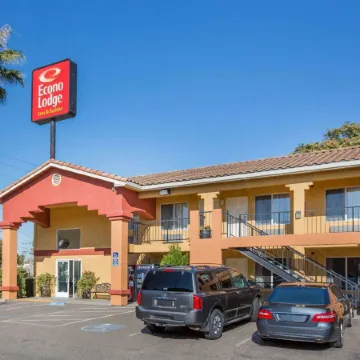 Econo Lodge Inn & Suites Lodi - Wine Country Area