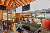 Best Western Plus Belize Biltmore Plaza - Quầy bar