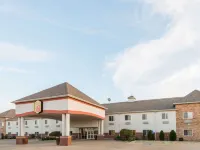 Super 8 by Wyndham Salina Hotels in Salina