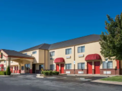 Super 8 by Wyndham Claremore OK Hotels in Rogers County