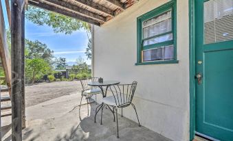 Sun-Dappled Santa Paula Abode, 16 Mi to Beach - Housity