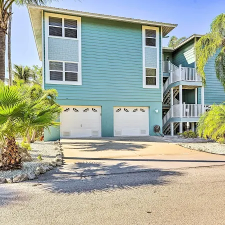 Steps to Ocean and Bay Bradenton Beach Townhome!