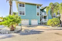 Steps to Ocean and Bay Bradenton Beach Townhome! - con vistas al mar