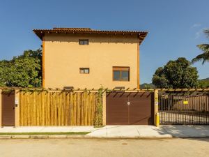 Casa DAroeira - Condomínio Residencial de Flats