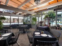 Best Western Plus Santa Barbara Hotels near Les Marchands
