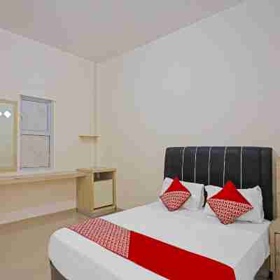 OYO 92585 Smiley 999 Rooms
