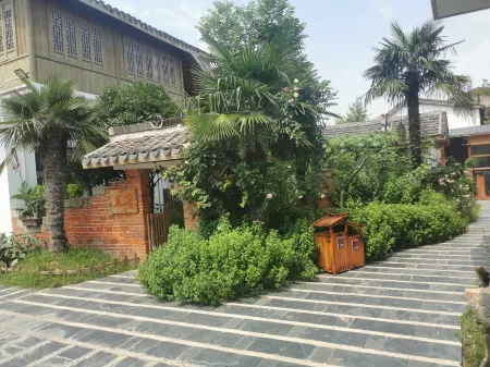 Yinchao Lanju Homestay Отели рядом с достопримечательностью «Liujiafan Ancient Dwellings»