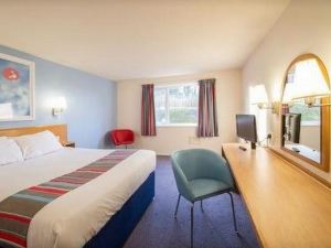 Travelodge Bristol Severn View M48