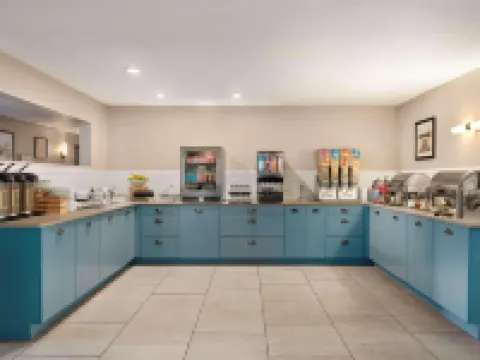 Country Inn & Suites by Radisson, Decorah, IA Hotels in Winneshiek County