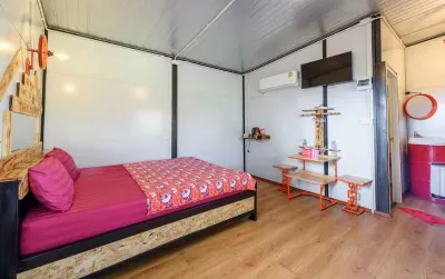 Red Bike Resort Hotels near Chachoengsao