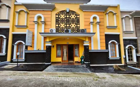 Adiputra Guesthouse Tata Bumi