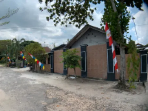 Wisma Madagaskar Hapakat Palangka Raya Hotels in 