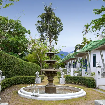 The White Knot Koh Chang Отели рядом с достопримечательностью «Пляж Кайбэ»