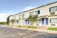 デイズ イン バイ ウィンダム ウェーコ ユニバーシティ エリア Rogers School of Engineering and Computer Science周辺のホテル