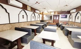 Hotel Kant by GoHotels - Best Hotel Near Shree Dwarkadhish Temple