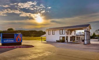 Motel 6 Bryan, TX - College Station