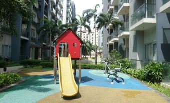 One Palm Tree Condo at Manila Airport T3 by Beth