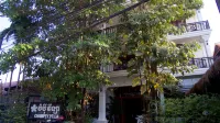 Champey Villa Hotels in Siĕm Réab