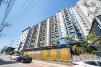 World Tourist Hotel Hotels near 60