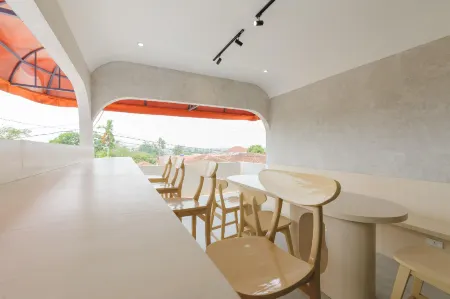 RedDoorz Plus Syariah Near Mall Boemi Kedaton Lampung Отели в г. Kedaton