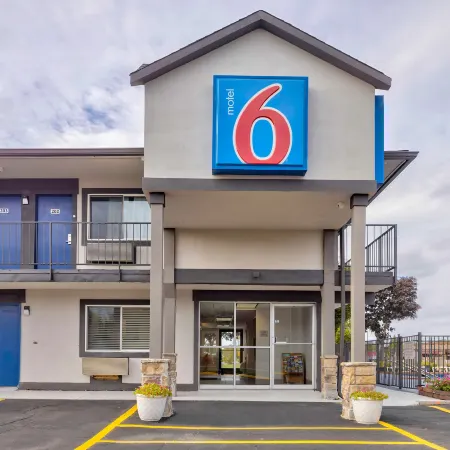 Motel 6 Oshkosh, WI