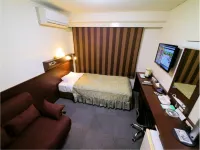 Toei Hotel - parking