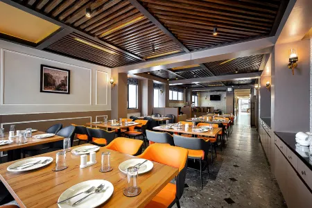 Hotel Sonar Bangla Darjeeling Отели рядом с достопримечательностью «Darjeeling Himalayan Railway Toy Train»