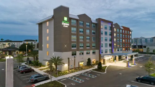 Holiday Inn Express & Suites ORLANDO - LAKE BUENA VISTA by IHG