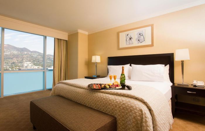 Embassy Suites by Hilton Los Angeles Glendale