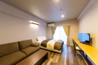 Mr. Kinjo in Nishizaki Hotels in Tomigusuku