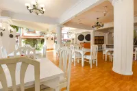 Via Toro Highland Beach Resort with Pool - 500M from Candolim Beach Hotels in Candolim