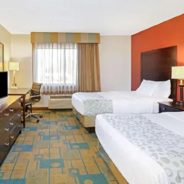 La Quinta Inn & Suites by Wyndham Houston NW Brookhollow Hotels near Karbach Brewing