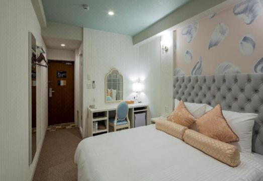 호텔 레퍼런스 덴진 3 욕실 및 가구