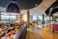 Campanile Paris Ouest - Pont de Suresnes Hotels in Suresnes
