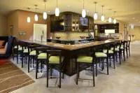 Hilton Garden Inn Greensboro Airport - bar