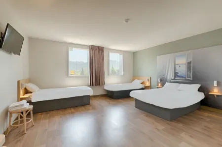 B&B HOTEL Marseille la Valentine Saint-Menet Отели рядом с достопримечательностью «Eglise Sainte-Rita de Marseille»