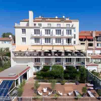 La Résidence du Provençal · 23 appartements et 2 Restaurants · Var Hotel Exterior