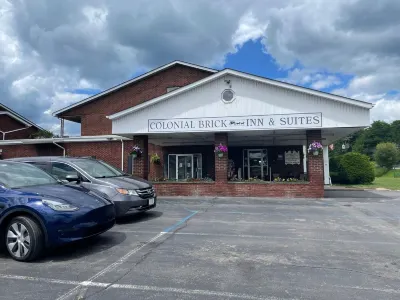 Colonial Brick Inn & Suites Hotels near Former Delaware Lackawana & Western Railroad Station