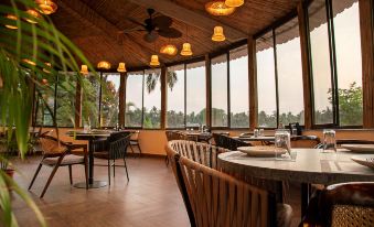 Treehouse Silken Sands - Housity