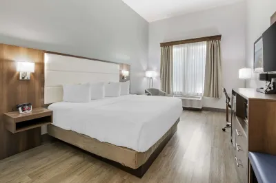 Best Western Plus First Coast Inn  Suites 拿騷縣住宿飯店