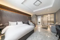 Chungju Browndot Cityhall Hotell i Angseong-myeon