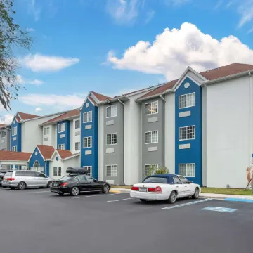 Microtel Inn & Suites by Wyndham Brooksville