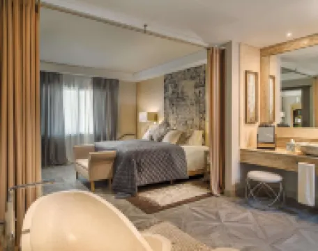 Royal River, Luxury Hotel