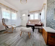 Charming Upper Bungalow with Terrace and Communal Pool in Torrevieja