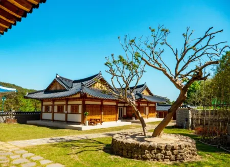 Hapcheon Woobijeong Pension Отели рядом с достопримечательностью «Kaya-san»