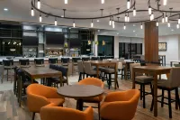 Hilton Garden Inn Visalia - breakfast